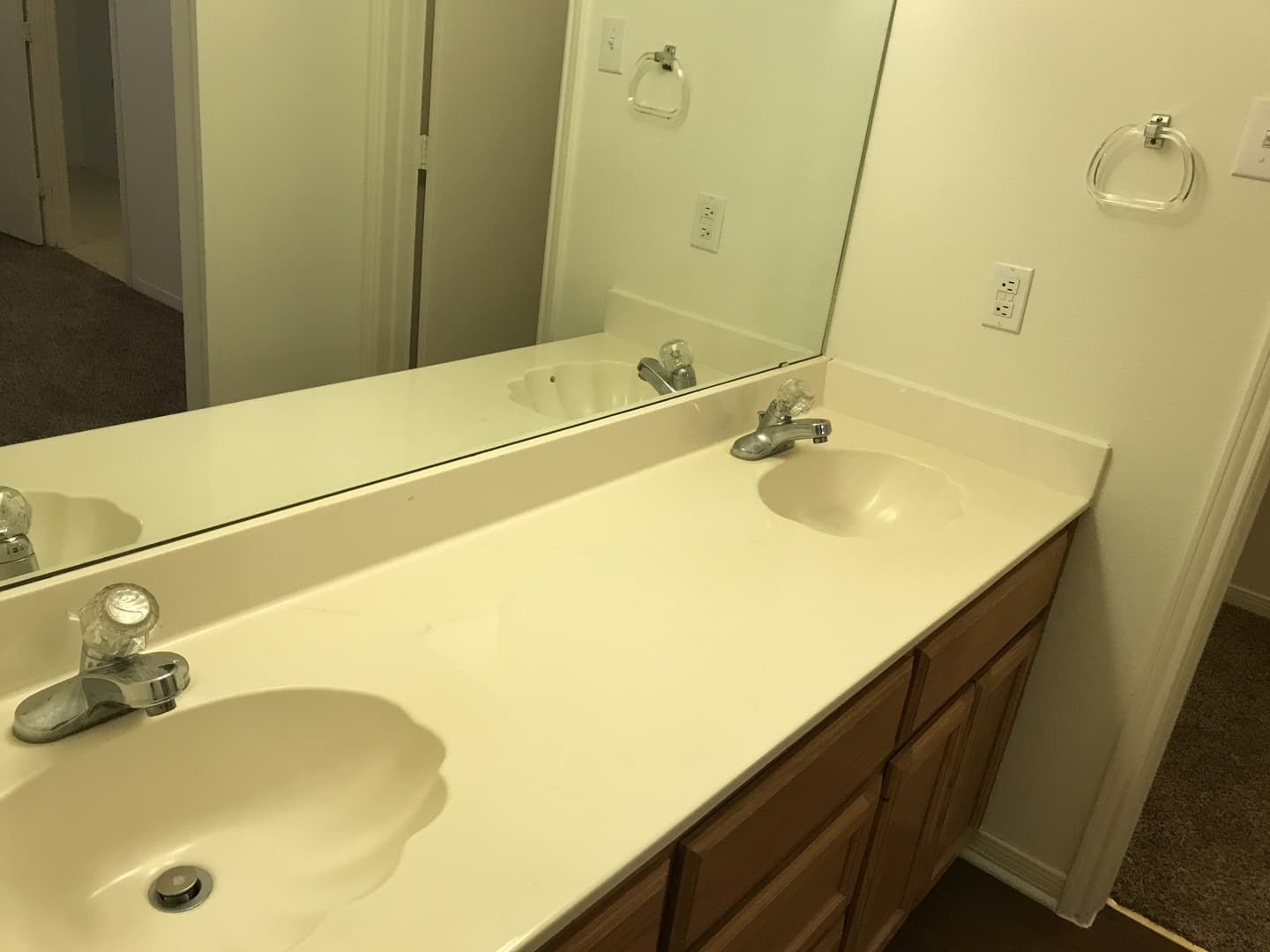 Hewitt House: 1000 Parkview Circle