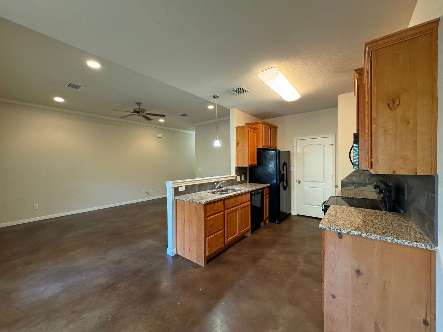Waco House: 205 B Chapel Trail Circle