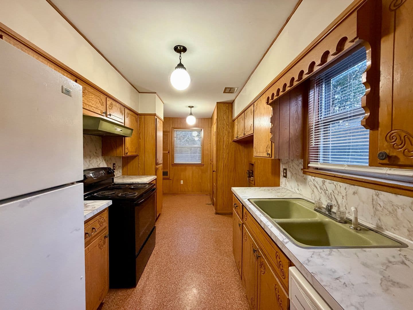 Waco House: 13001 Woodway Dr.