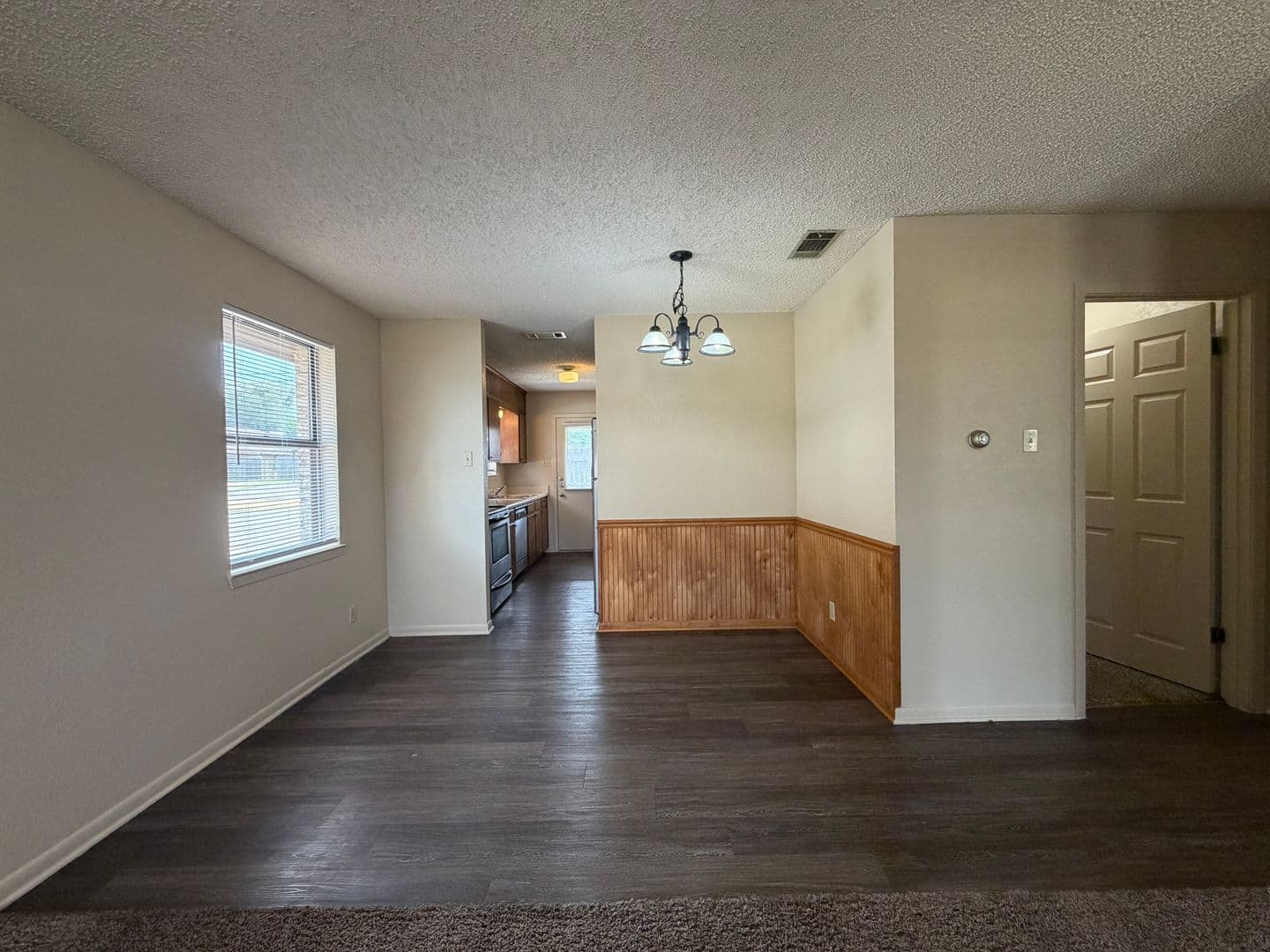 Waco House: 1403 Chapel Creek