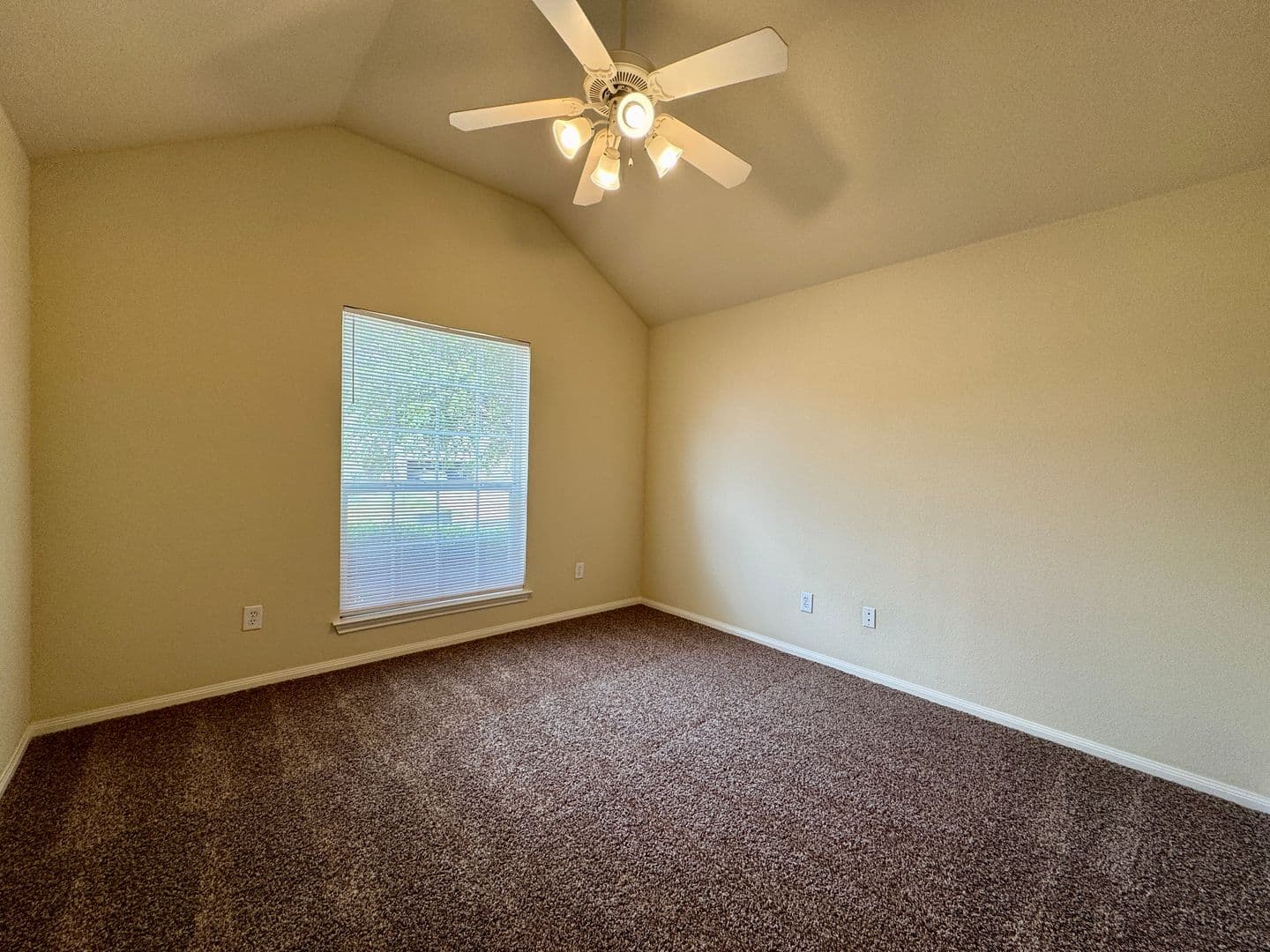 Waco House: 408 B Chapel Trail Circle