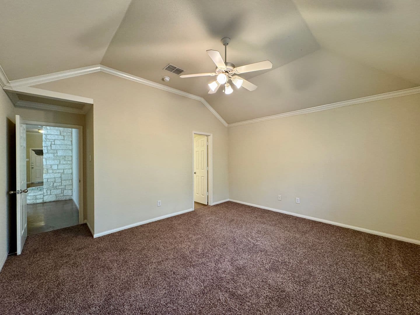 Waco House: 408 B Chapel Trail Circle