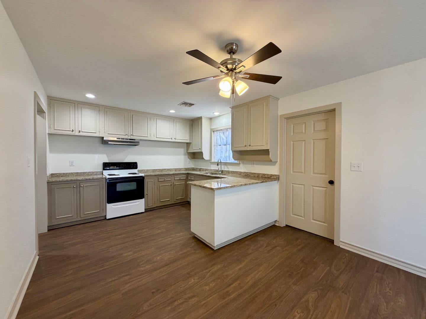 Waco House: 397 Scott Lane