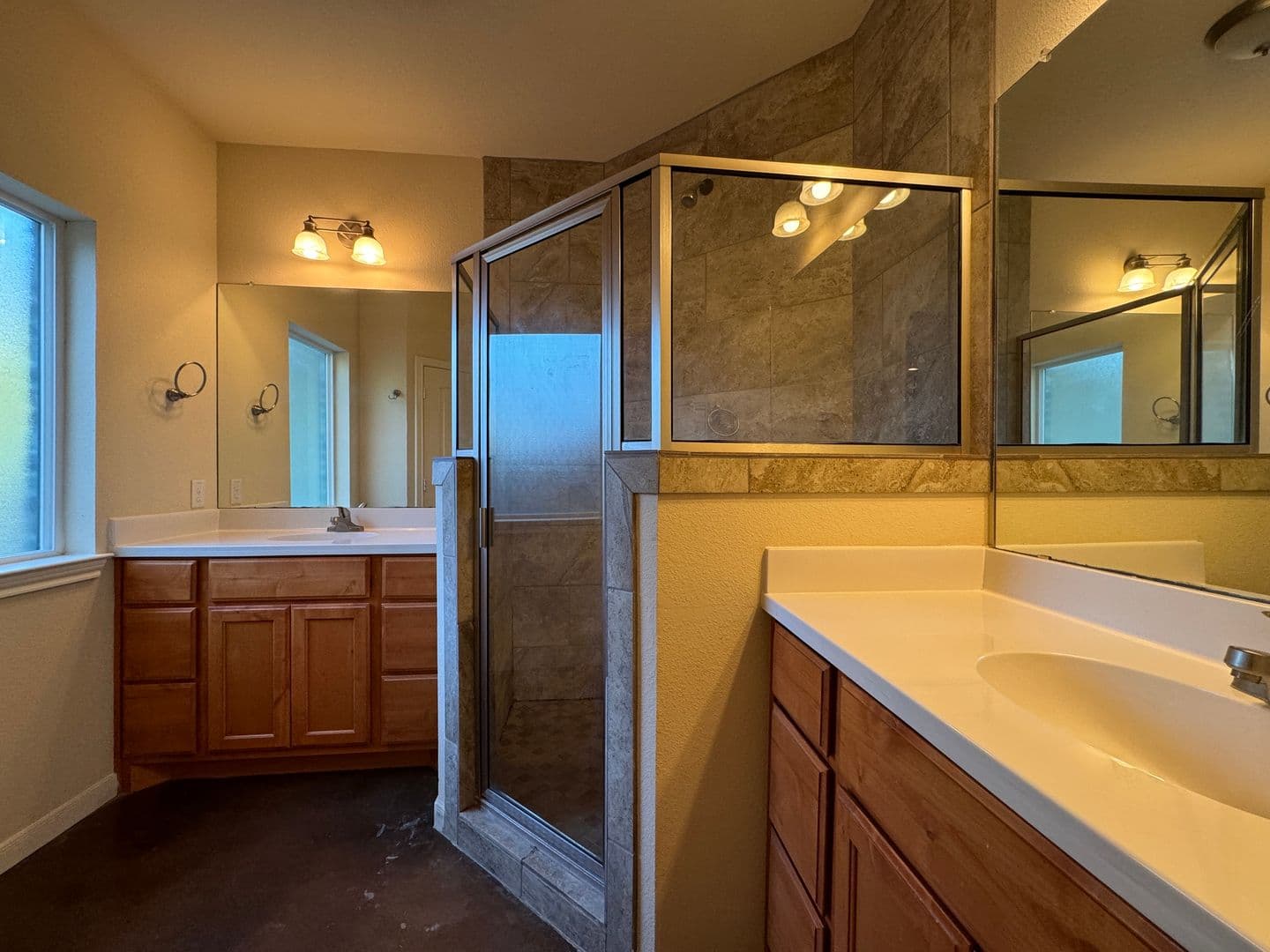 Waco House: 205 B Chapel Trail Circle