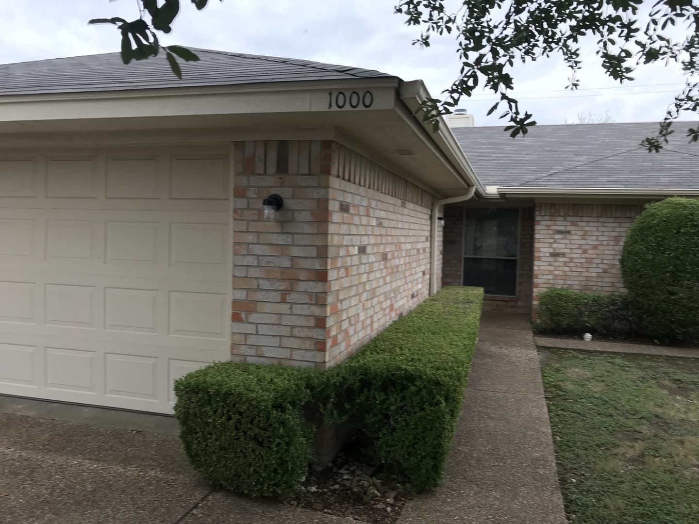 Hewitt House: 1000 Parkview Circle