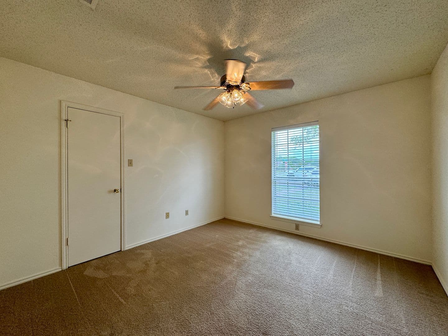 Waco House: 9007 Woodgate Circle East