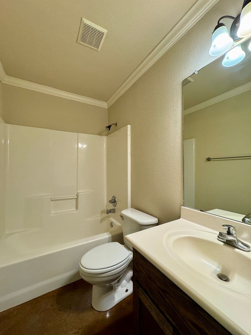 Waco House: 408 B Chapel Trail Circle