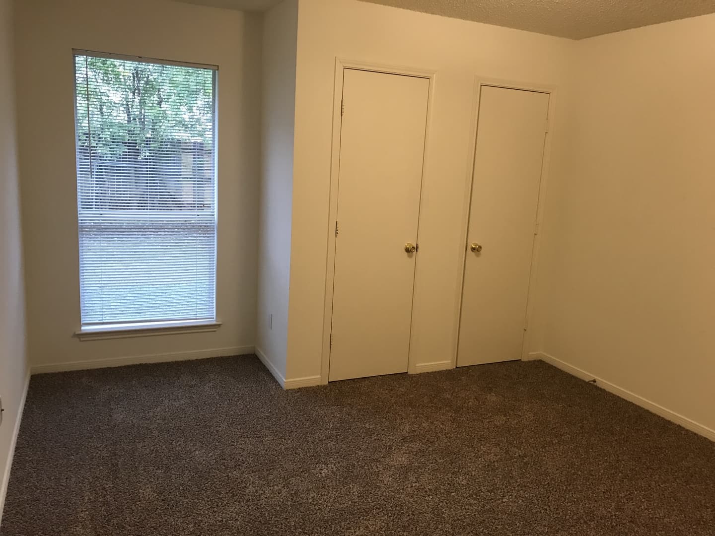 Hewitt House: 1000 Parkview Circle