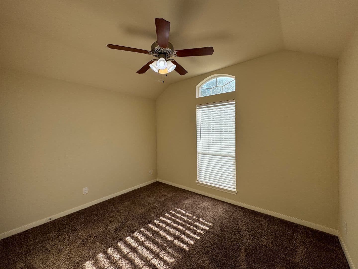 Waco House: 205 B Chapel Trail Circle