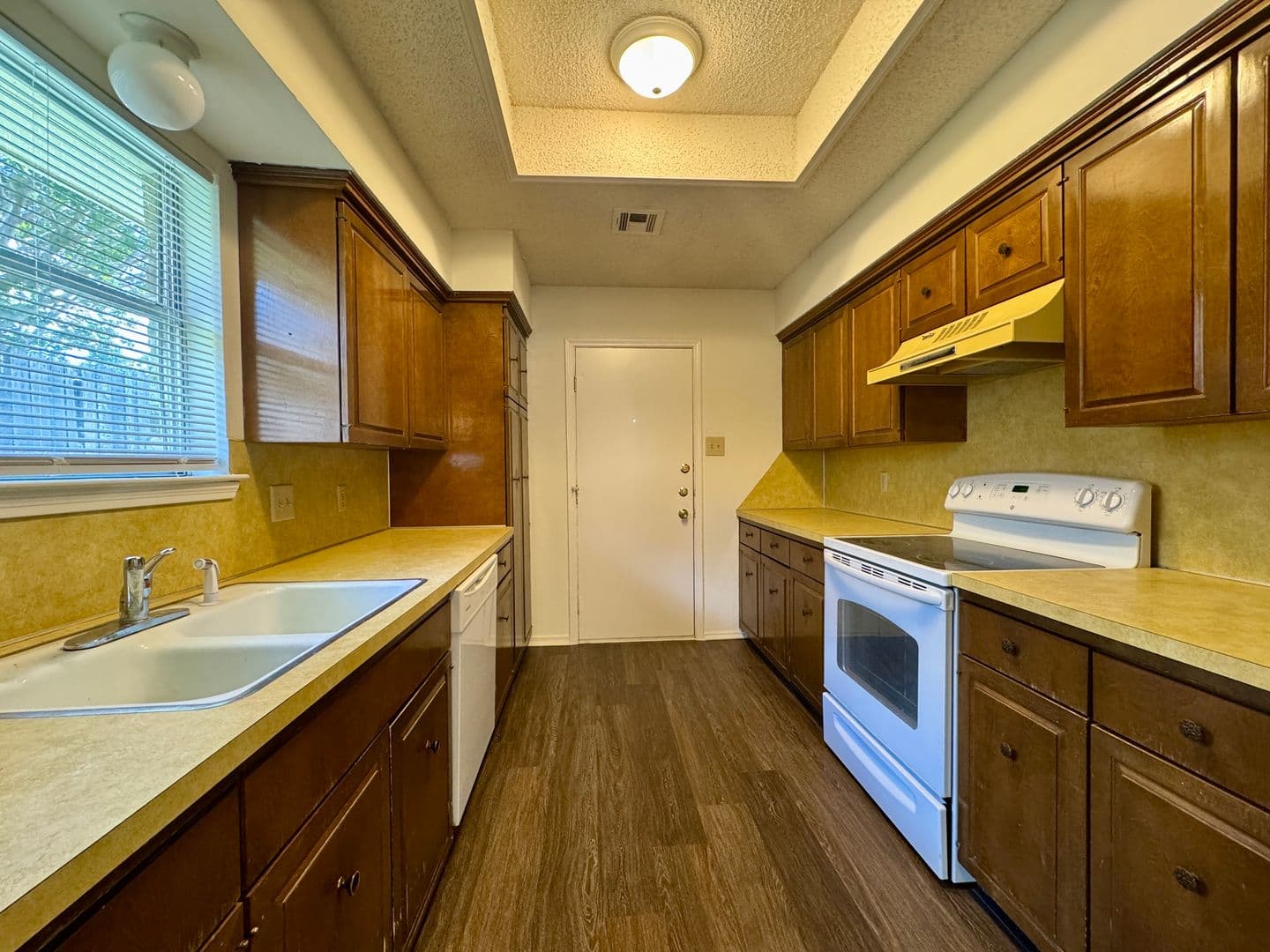 Waco House: 5700 Wilshire