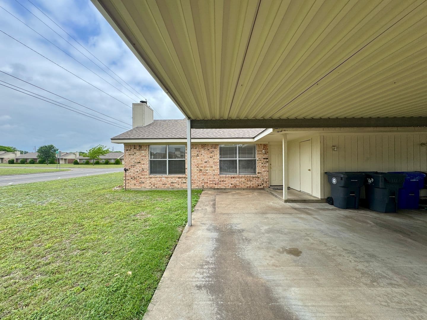 Waco House: 9104 Woodgate Circle East