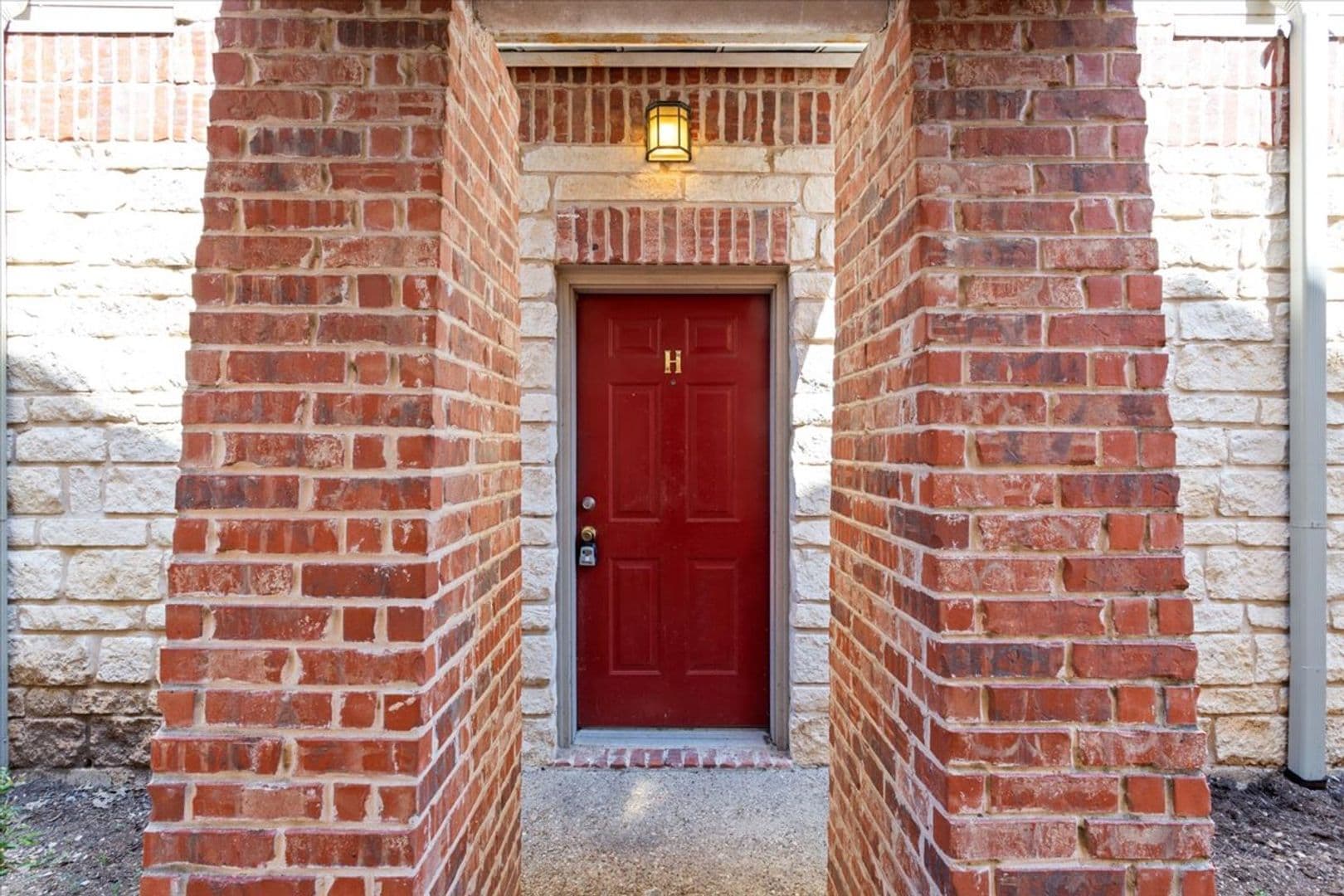 Waco House: 2021 S. 8th Street