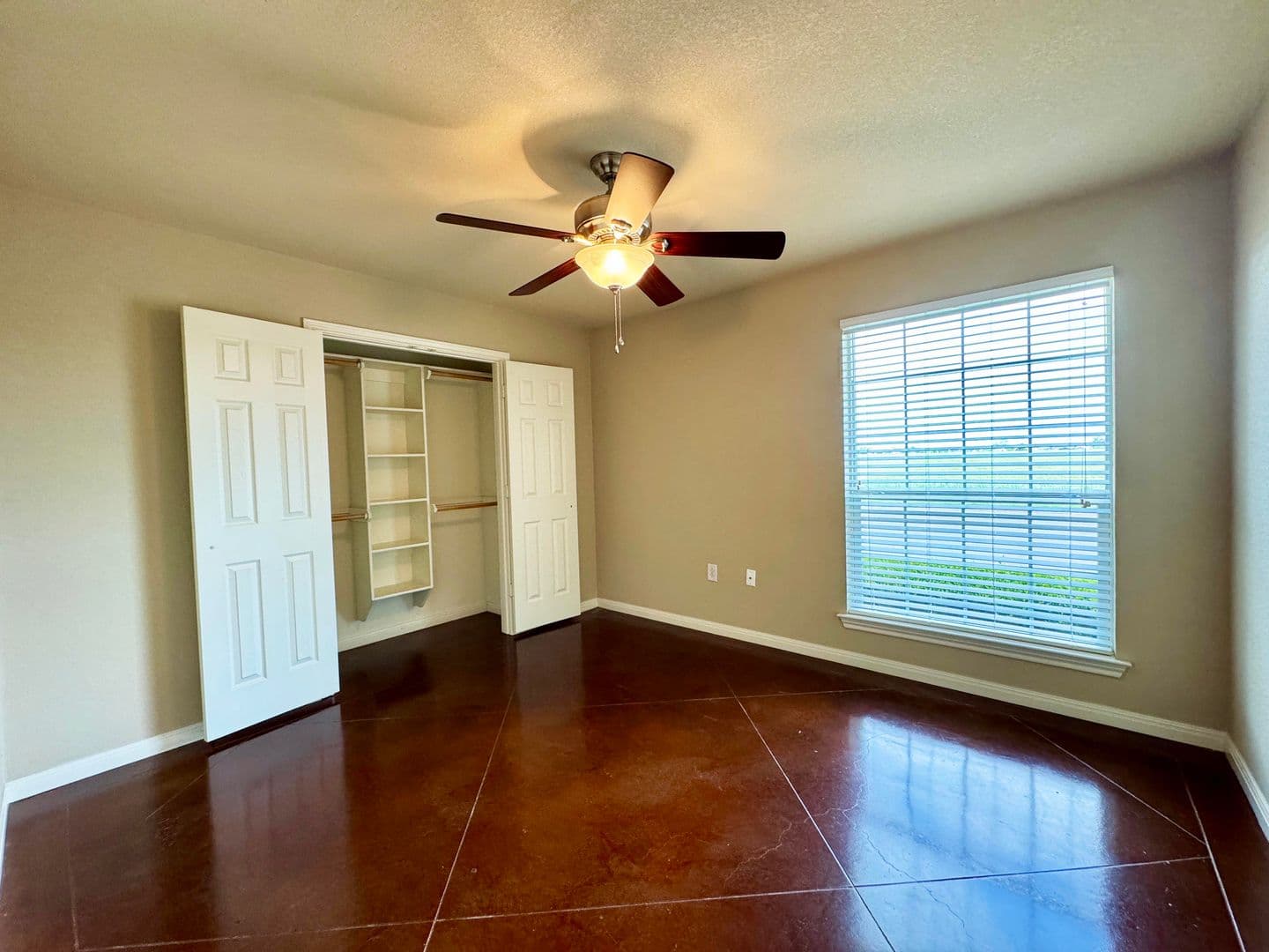 Waco House: 9804 B Salem Way