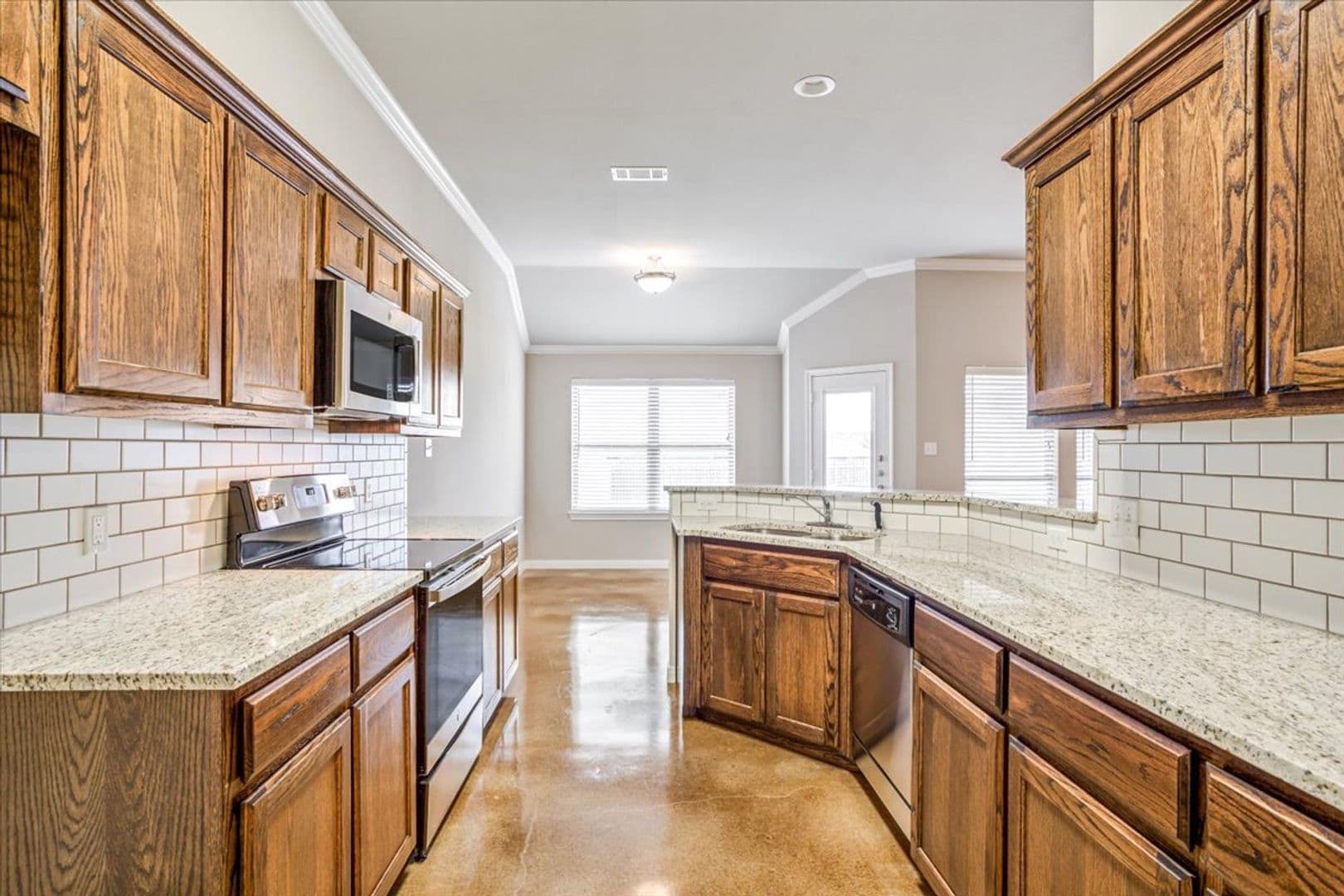 Hewitt House: 614 Hilltop Drive