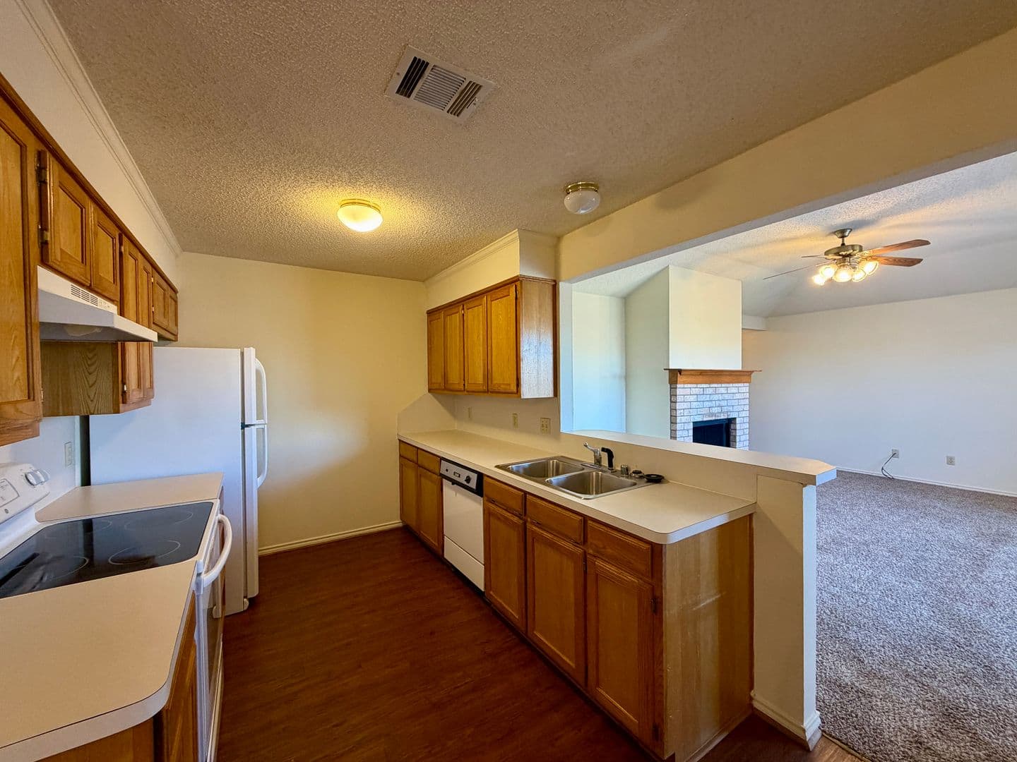 Waco House: 9107 Royal Lane