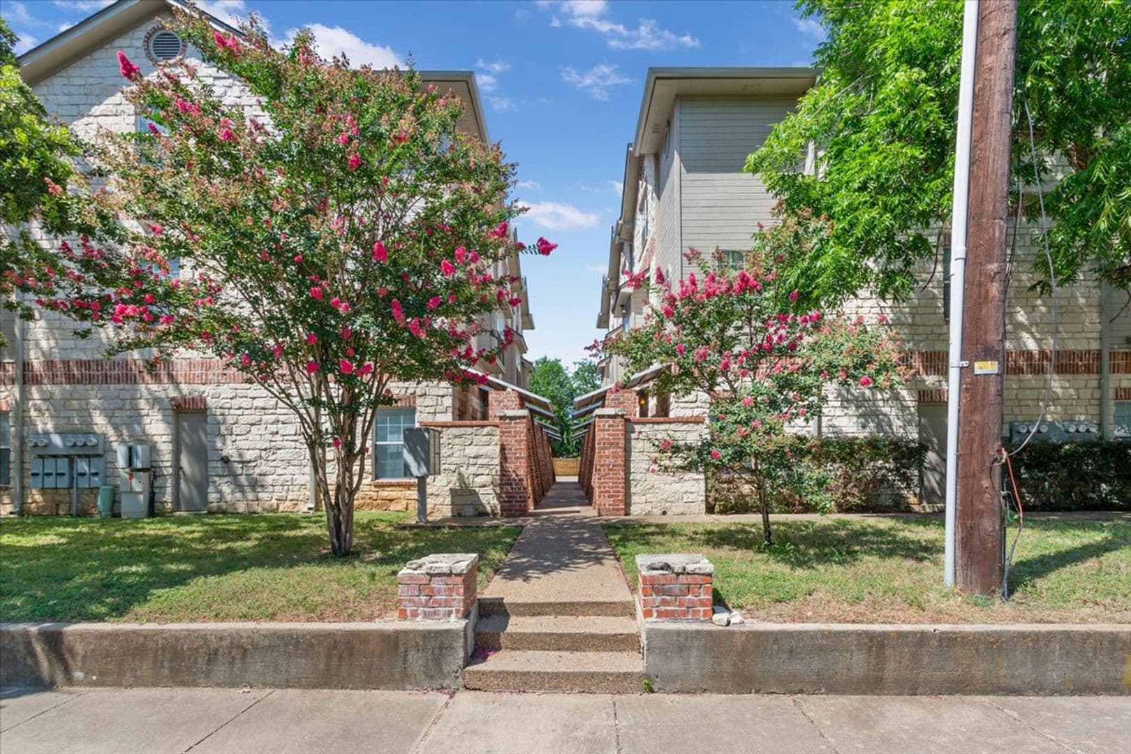 Waco House: 2021 S. 8th Street