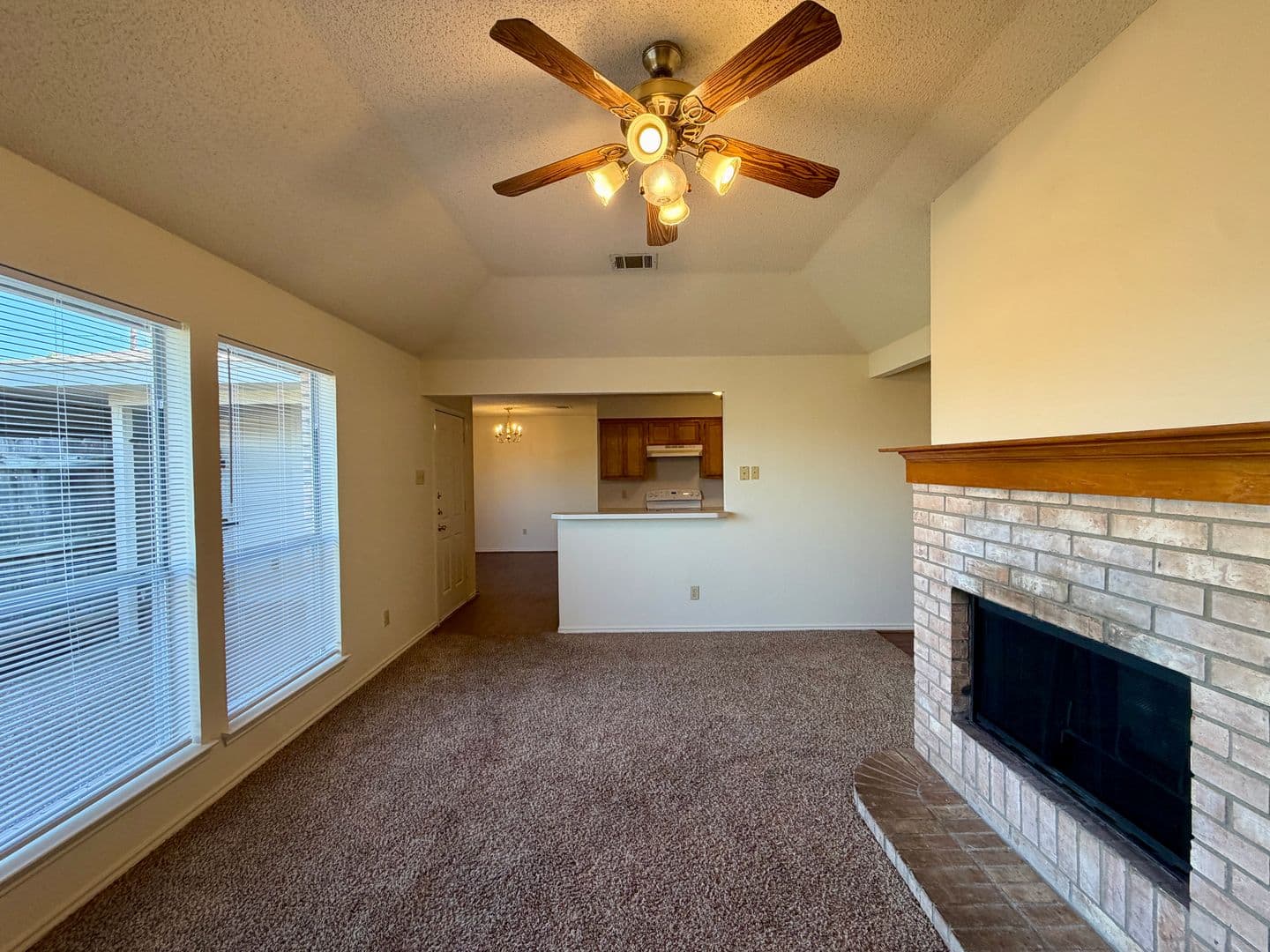 Waco House: 9107 Royal Lane