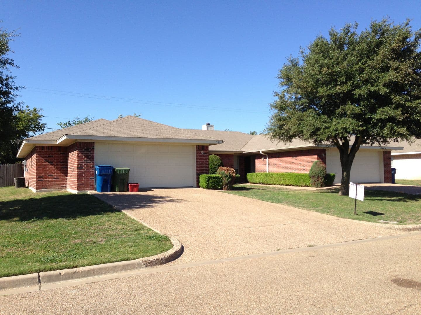 Hewitt House: 1000 Parkview Circle
