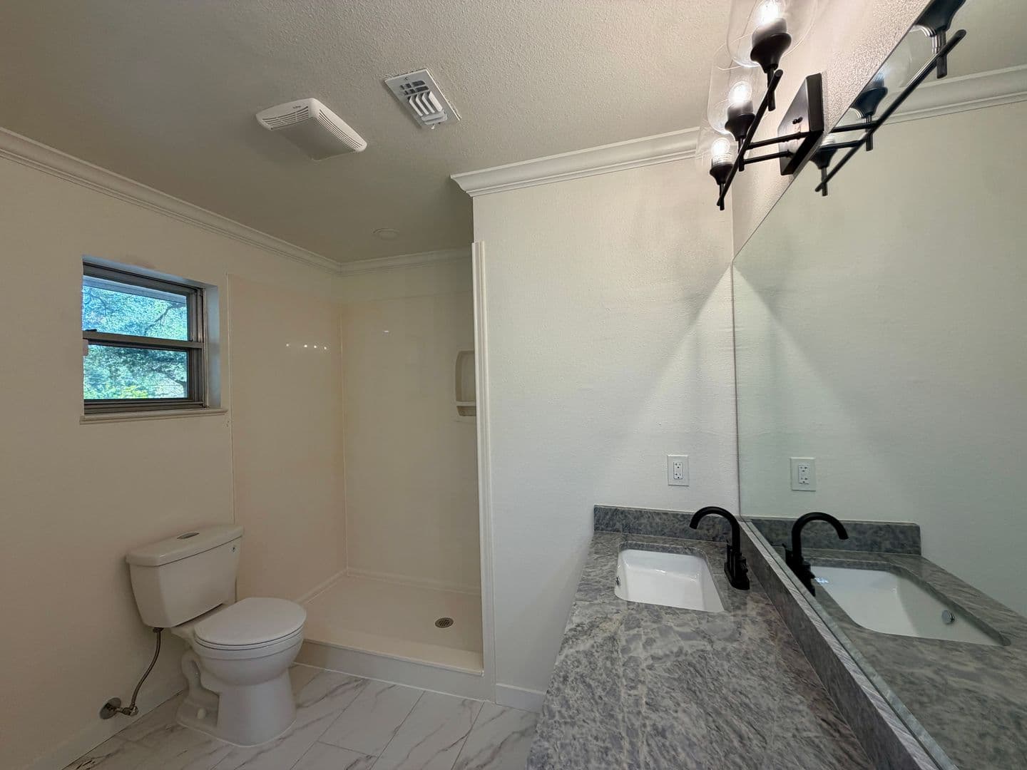 Waco House: 3401 Oakridge Lane