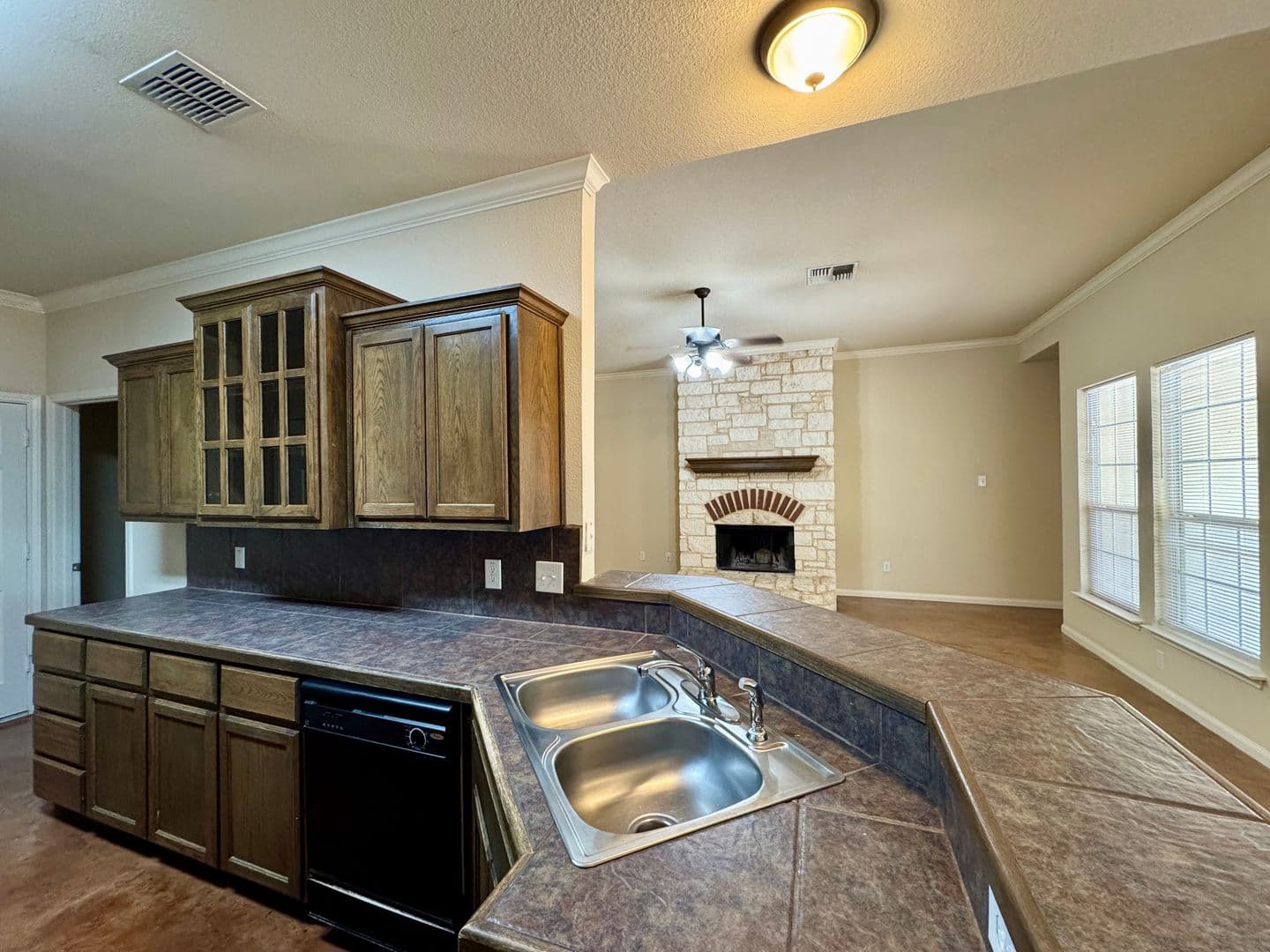 Waco House: 408 B Chapel Trail Circle