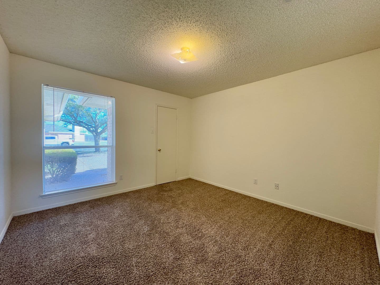Hewitt House: 1000 Parkview Circle