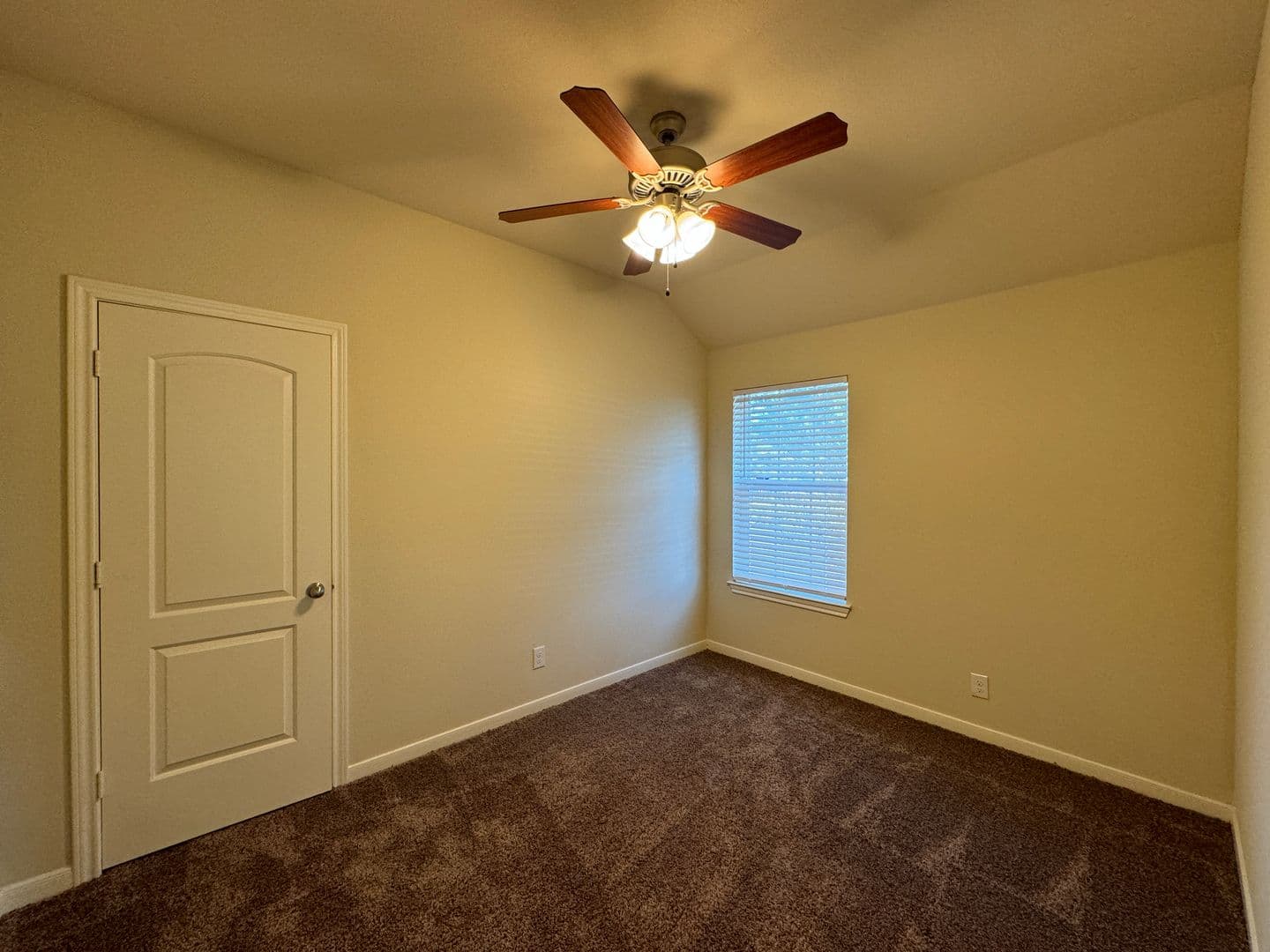 Waco House: 205 B Chapel Trail Circle