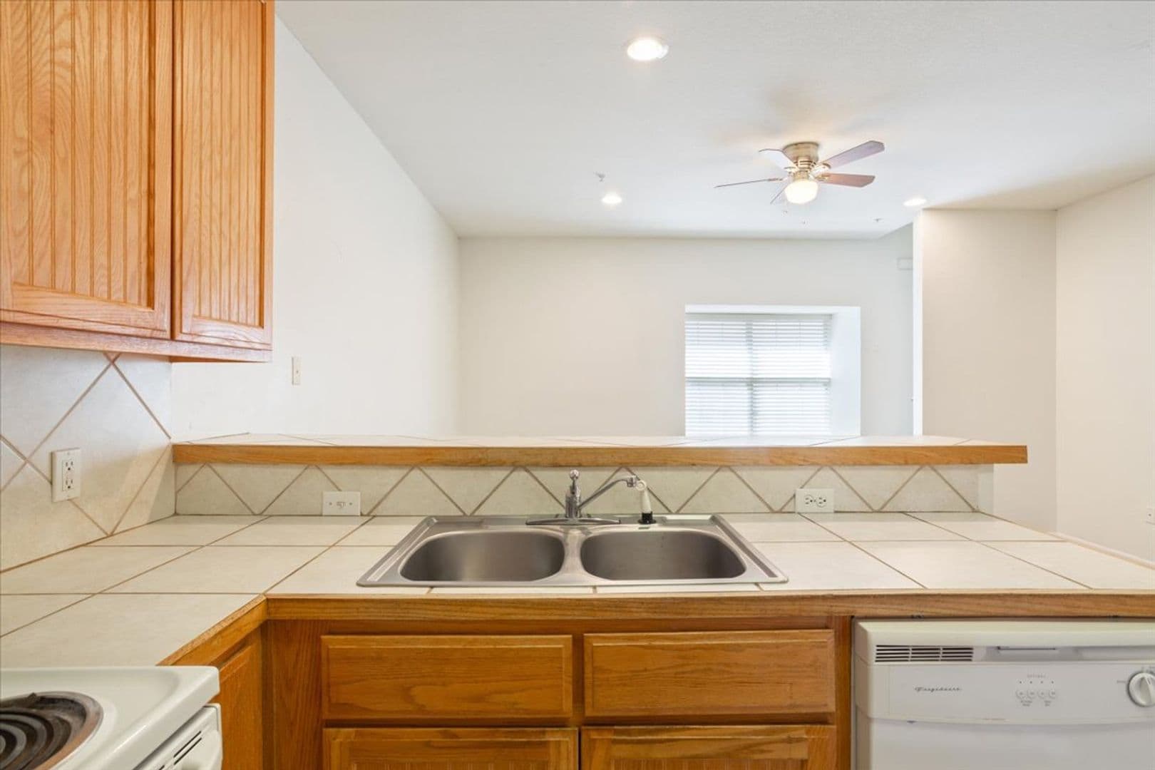 Waco House: 2021 S. 8th Street