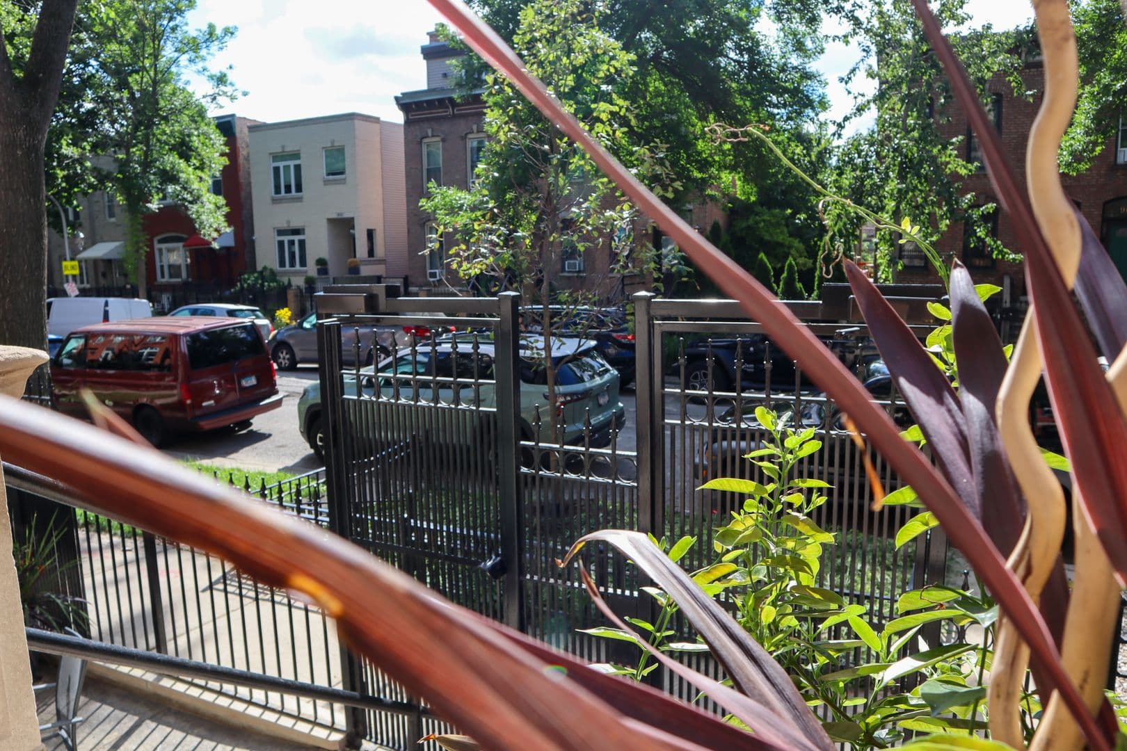 Chicago Apartment: 905 S Claremont