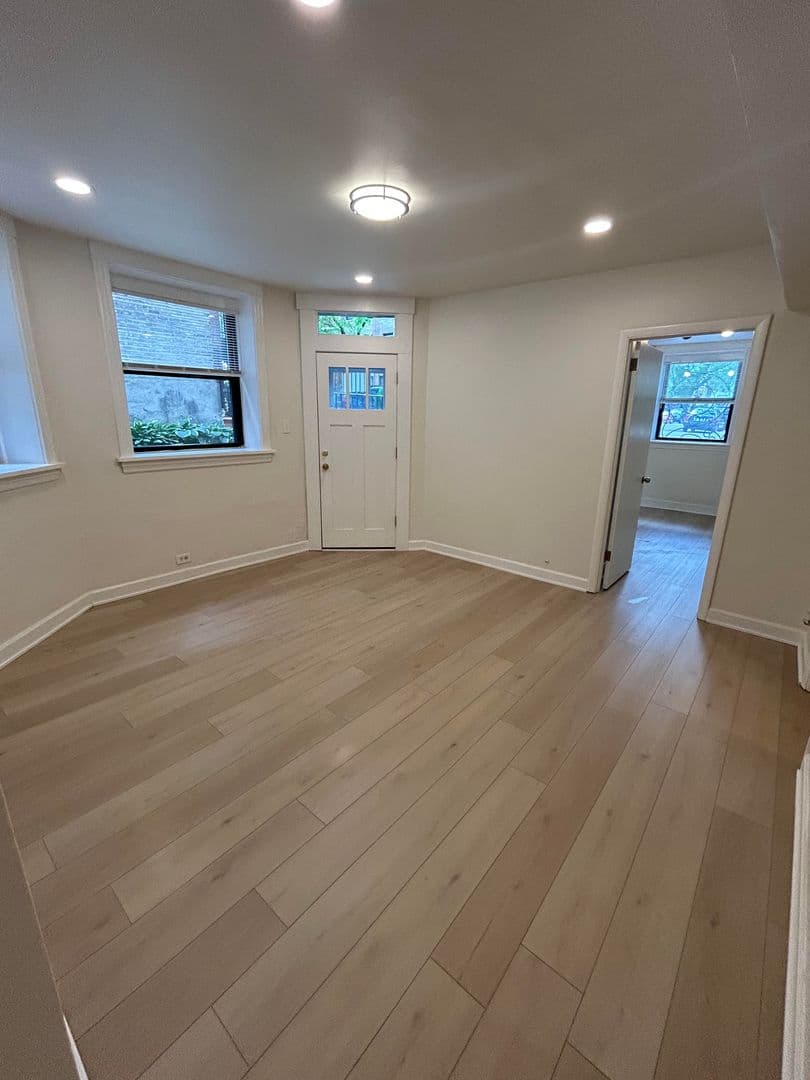 Chicago Apartment: 725 S Loomis Street