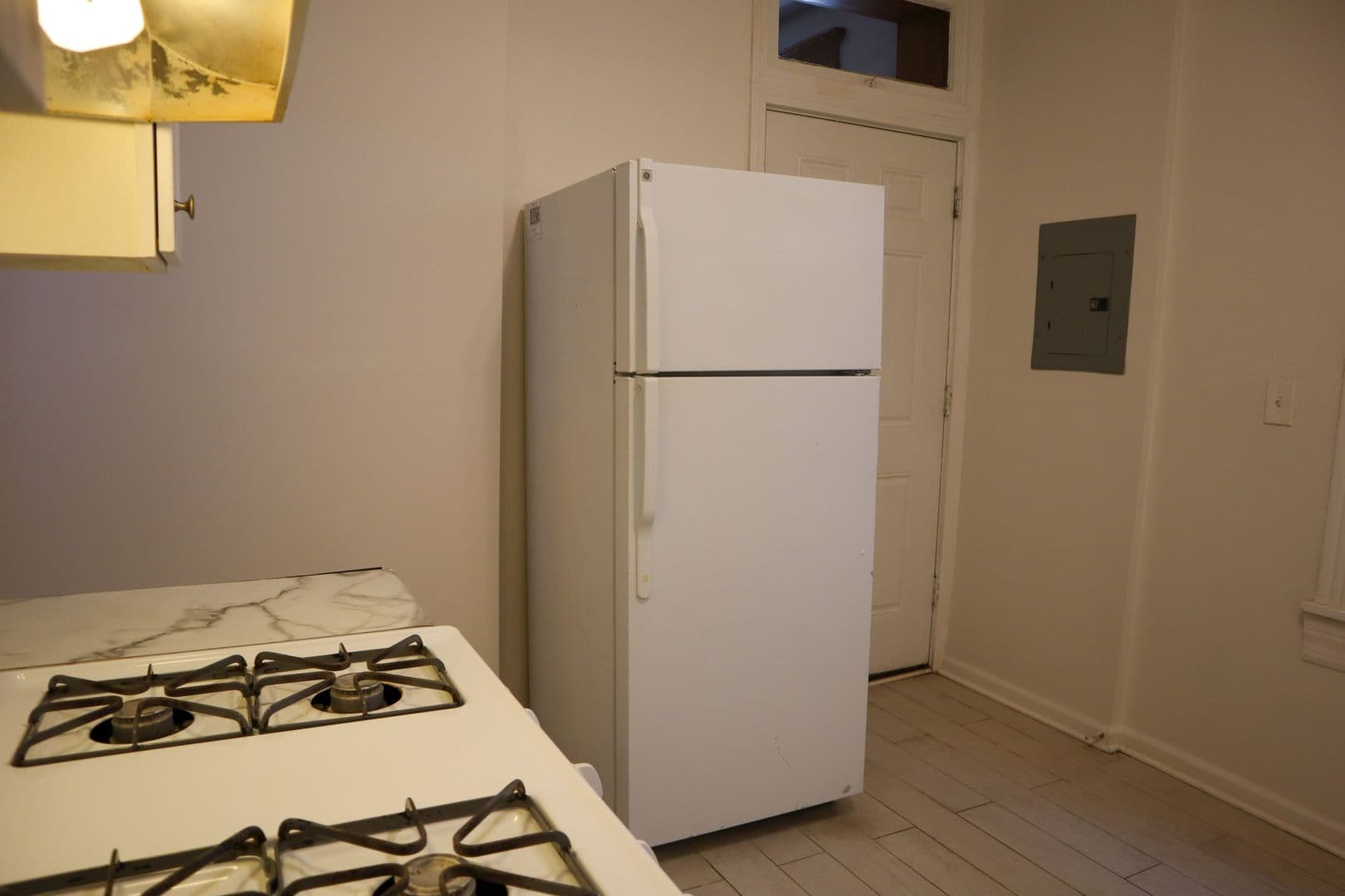 Chicago Apartment: 905 S Claremont