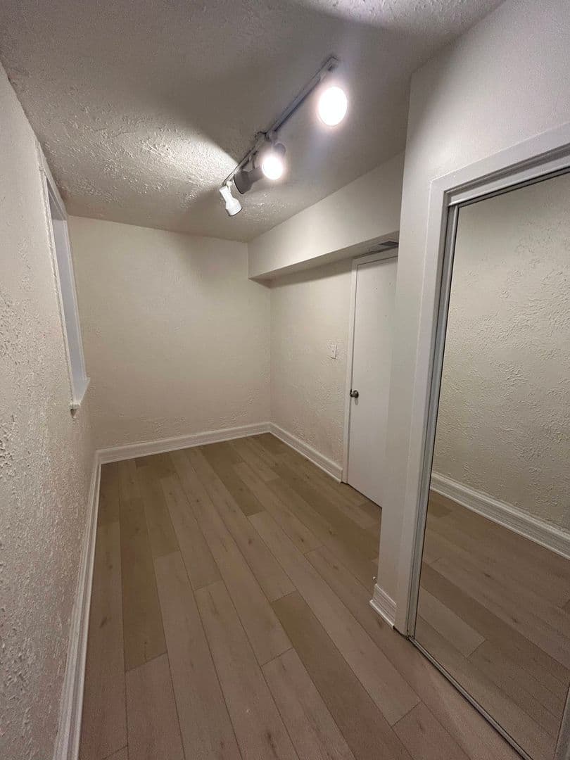 Chicago Apartment: 725 S Loomis Street