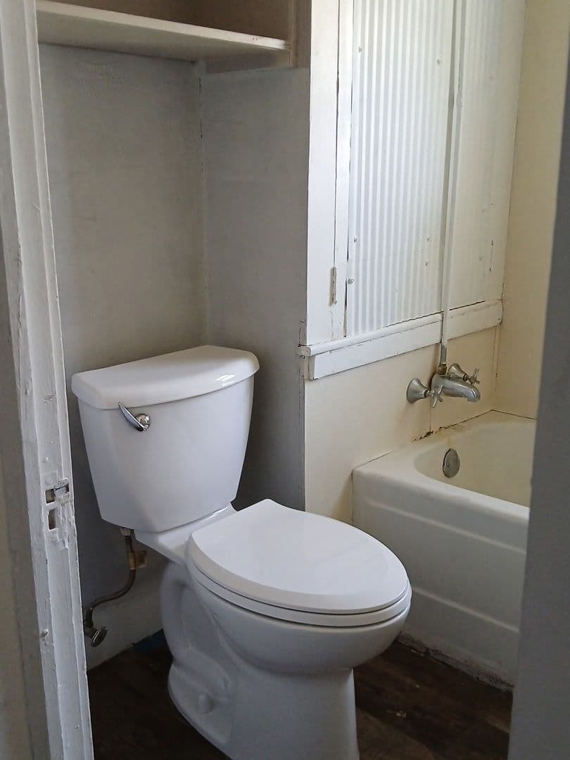 Sioux Falls Apartment: 405 407 409 S Walts  Ave
