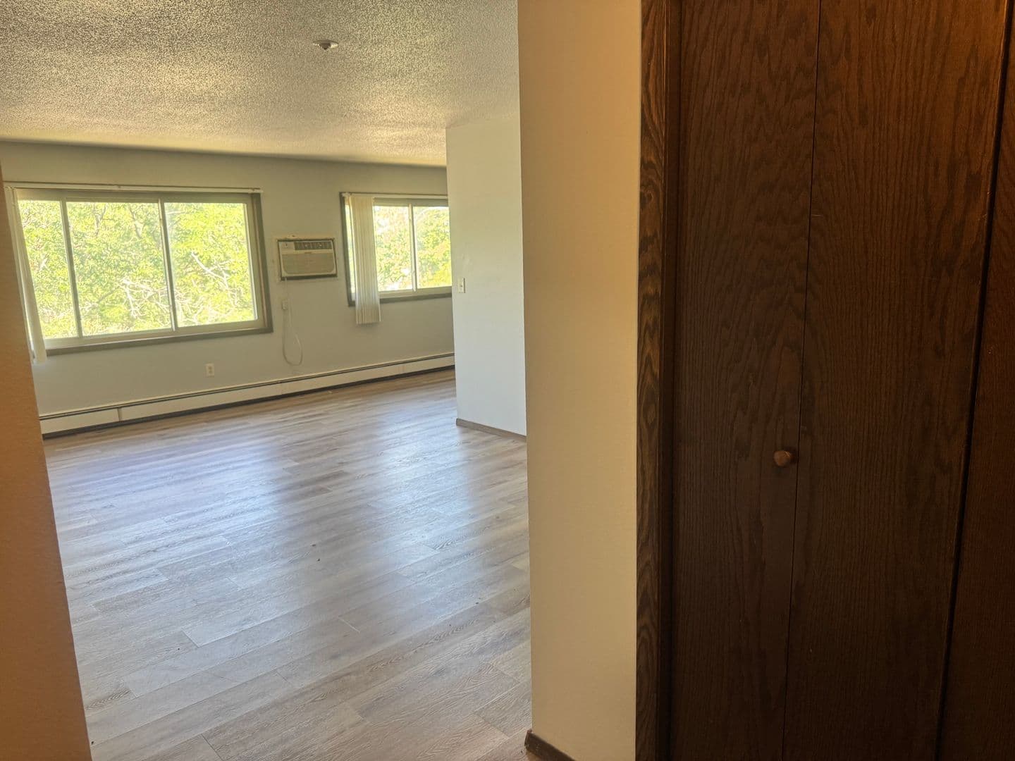 Sioux Falls Apartment: 100 S Prairie Ave 6