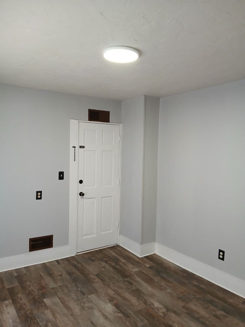 Sioux Falls Apartment: 405 407 409 S Walts  Ave
