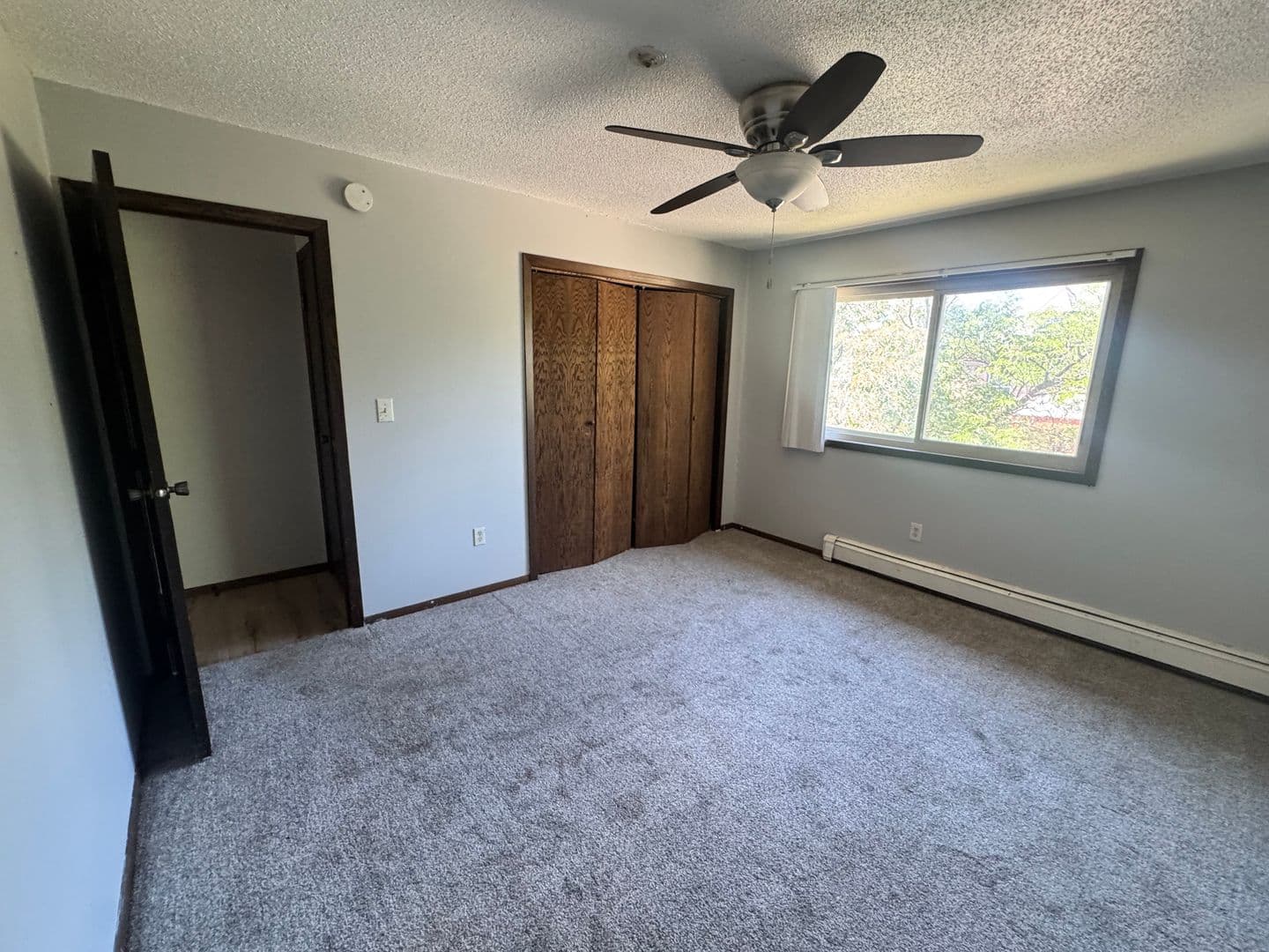 Sioux Falls Apartment: 100 S Prairie Ave 6