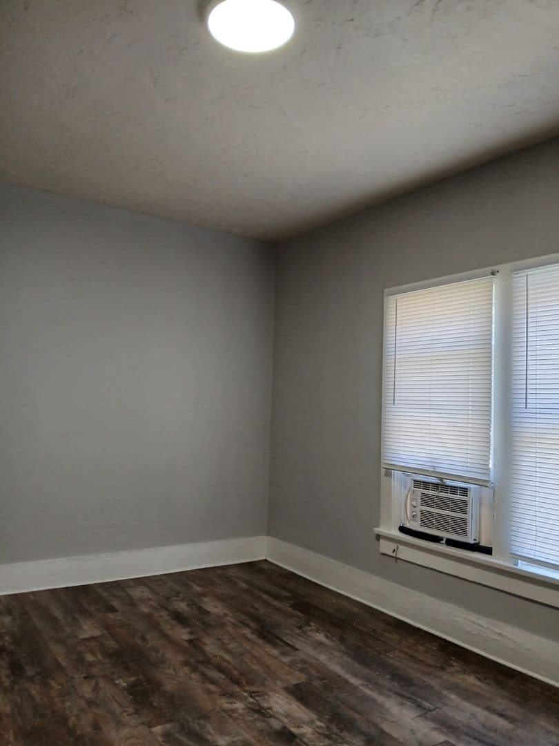 Sioux Falls Apartment: 405 407 409 S Walts  Ave