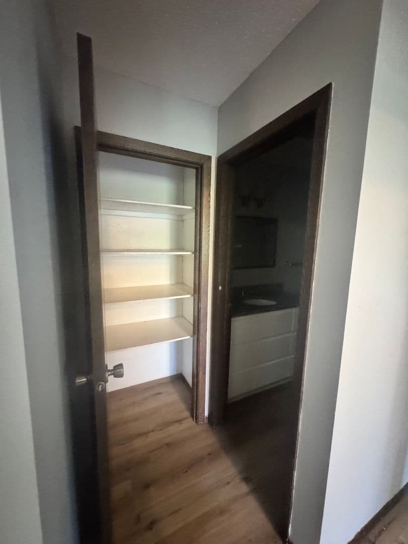 Sioux Falls Apartment: 100 S Prairie Ave 6