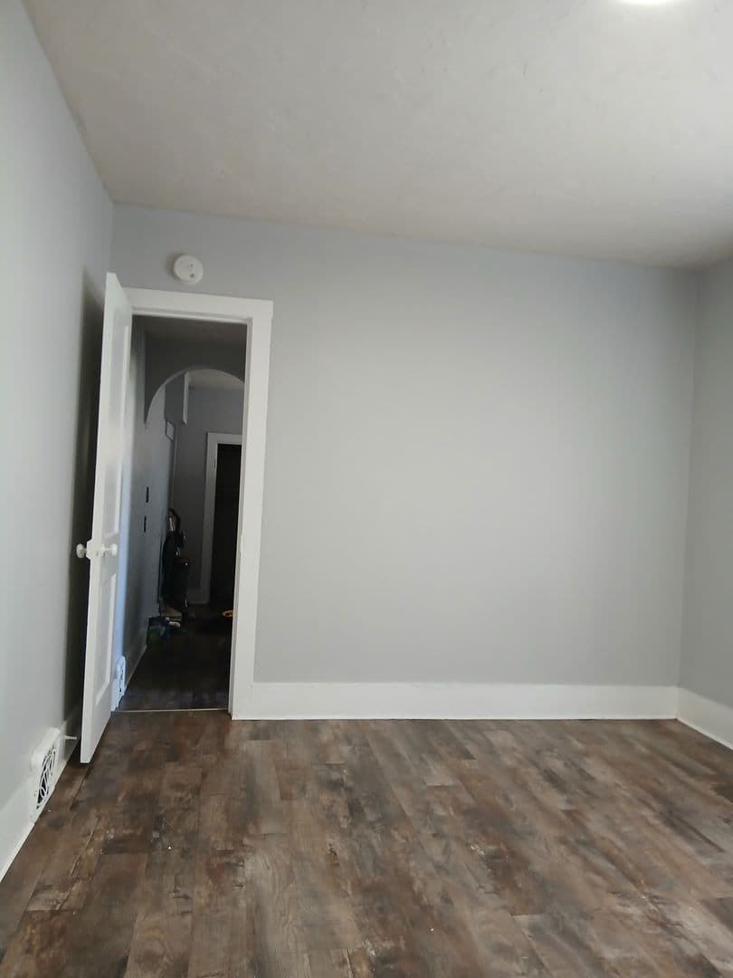 Sioux Falls Apartment: 405 407 409 S Walts  Ave