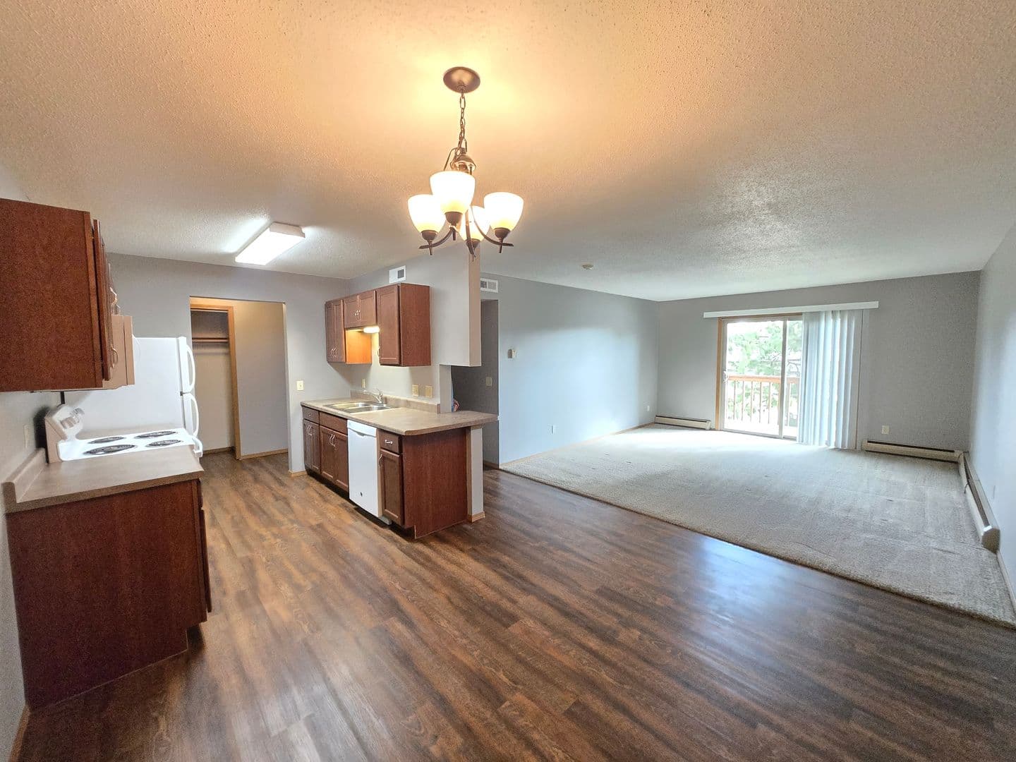 SIOUX FALLS Apartment: 4500 EAST 33RD St