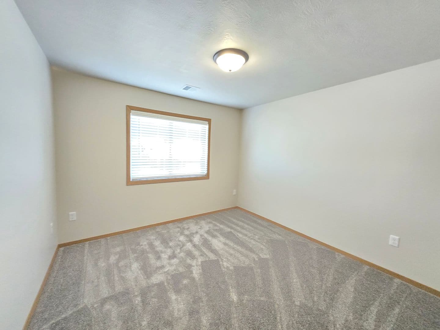 Sioux Falls Apartment: 3600 S. Linedrive Avenue
