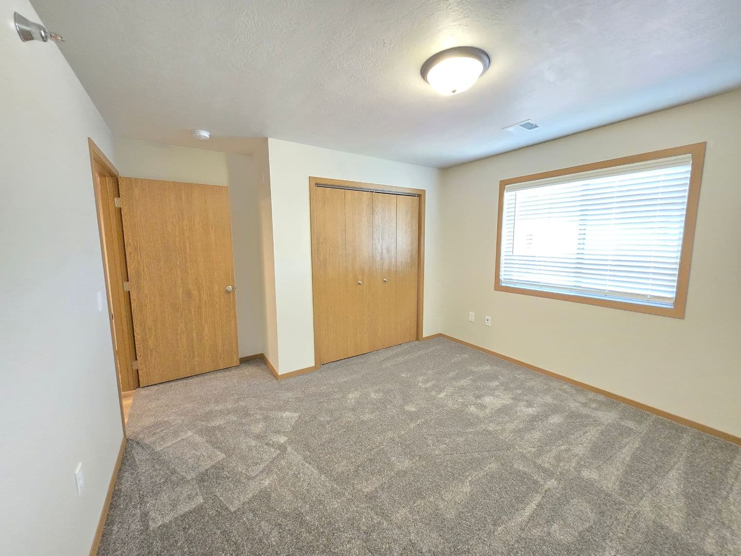 Sioux Falls Apartment: 3600 S. Linedrive Avenue