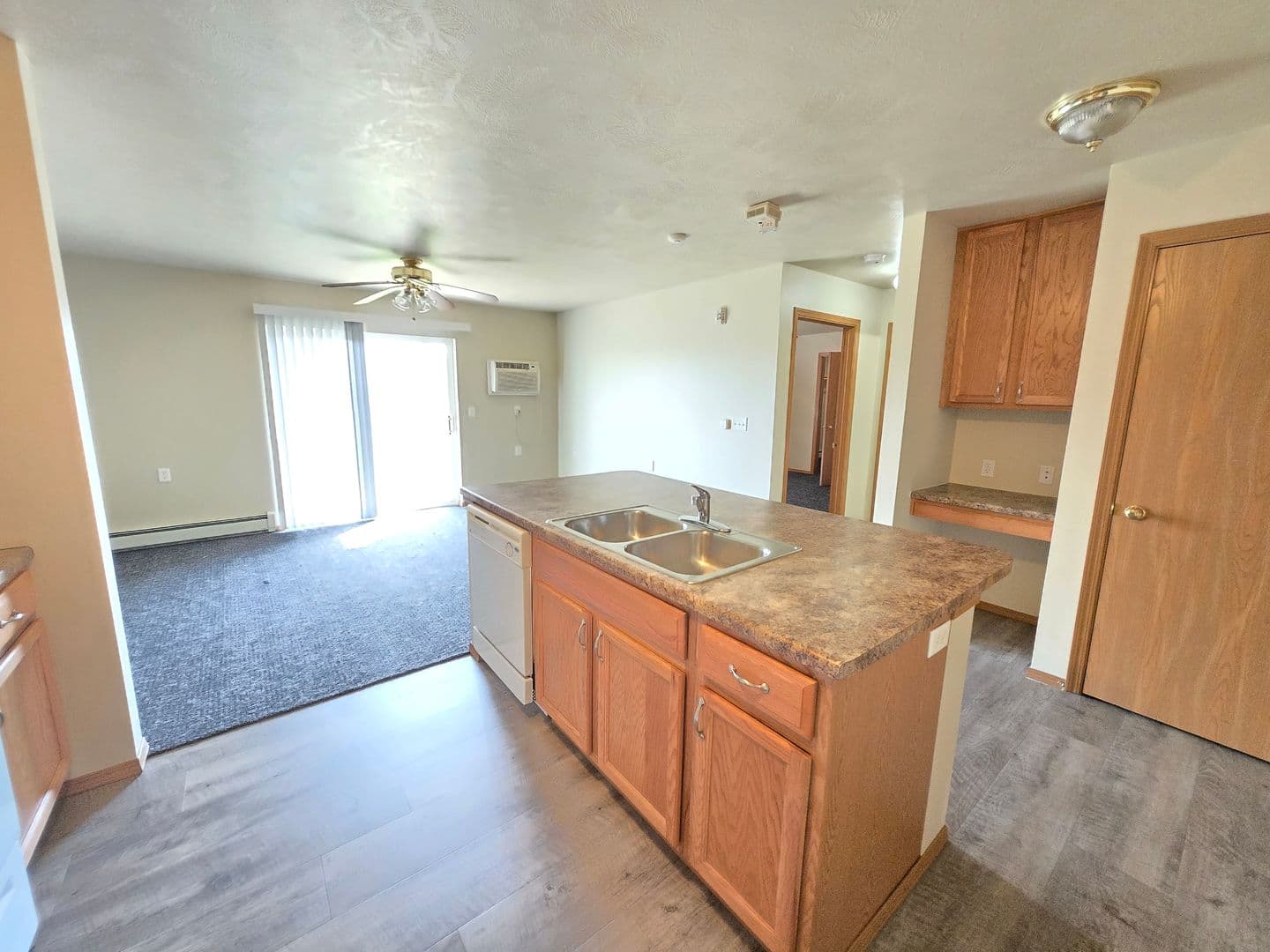 Sioux Falls Apartment: 2901 E Madison St