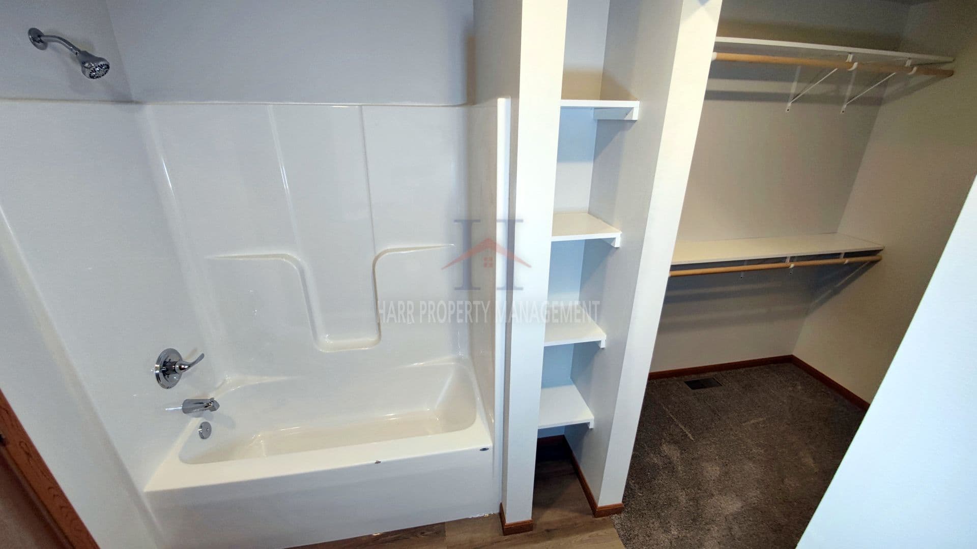 Sioux Falls Apartment: 5700 Hitching Place