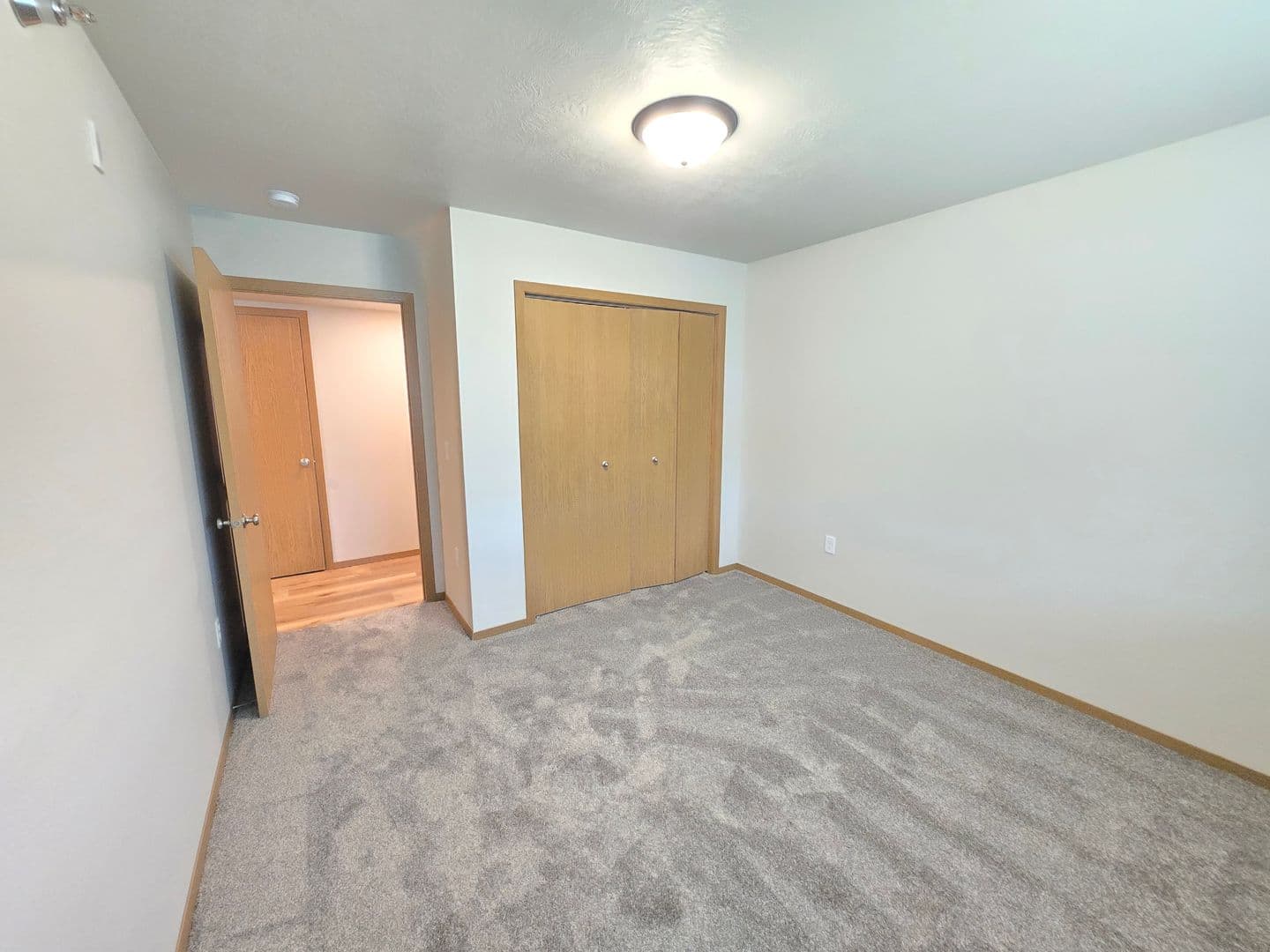 Sioux Falls Apartment: 3600 S. Linedrive Avenue