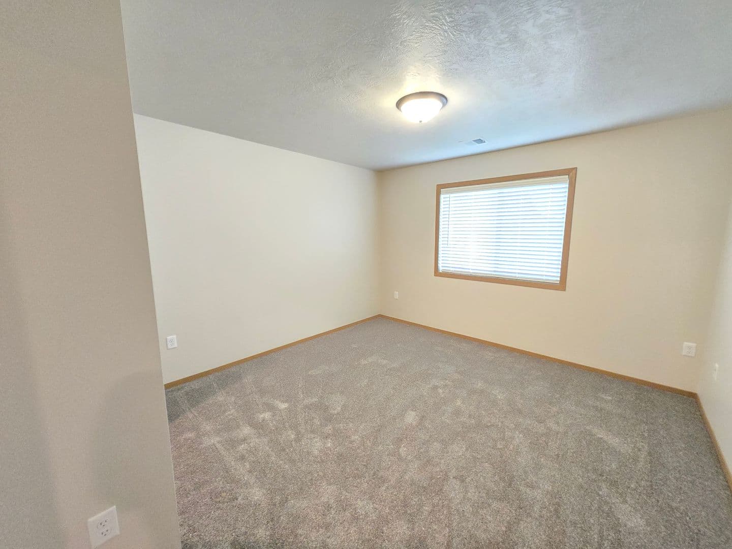 Sioux Falls Apartment: 3600 S. Linedrive Avenue