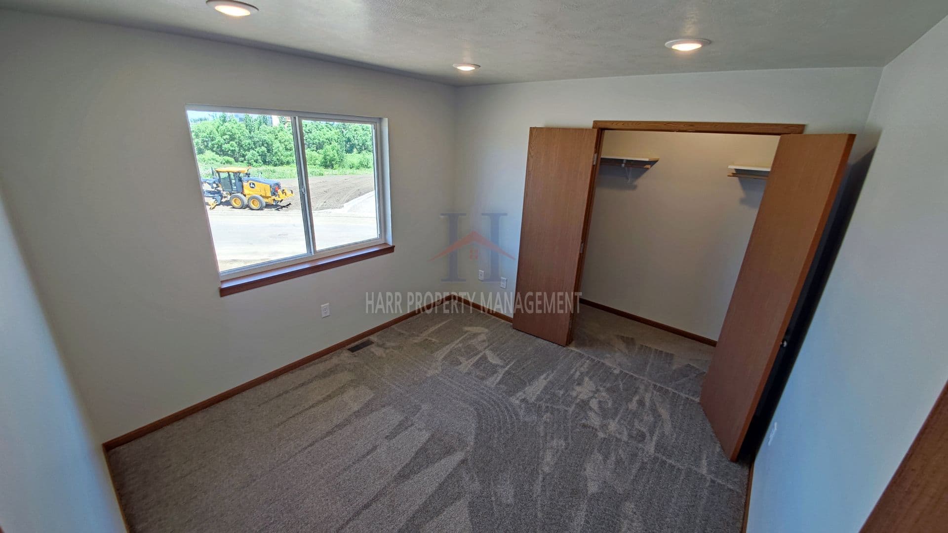 Sioux Falls Apartment: 5700 Hitching Place
