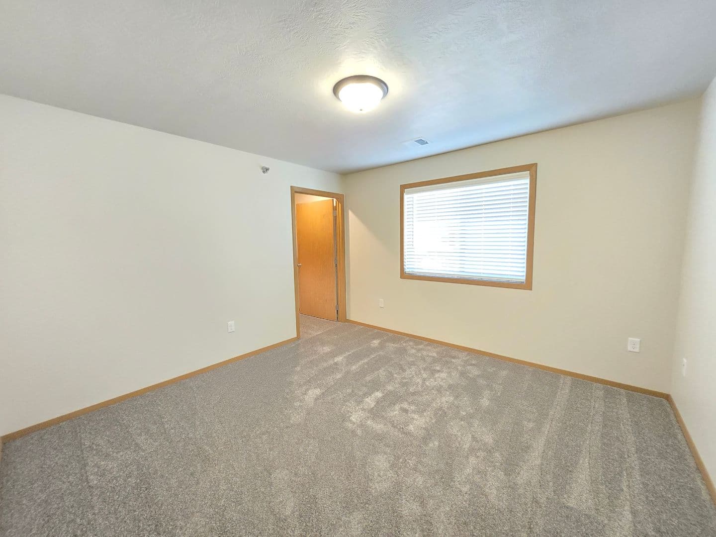 Sioux Falls Apartment: 3600 S. Linedrive Avenue