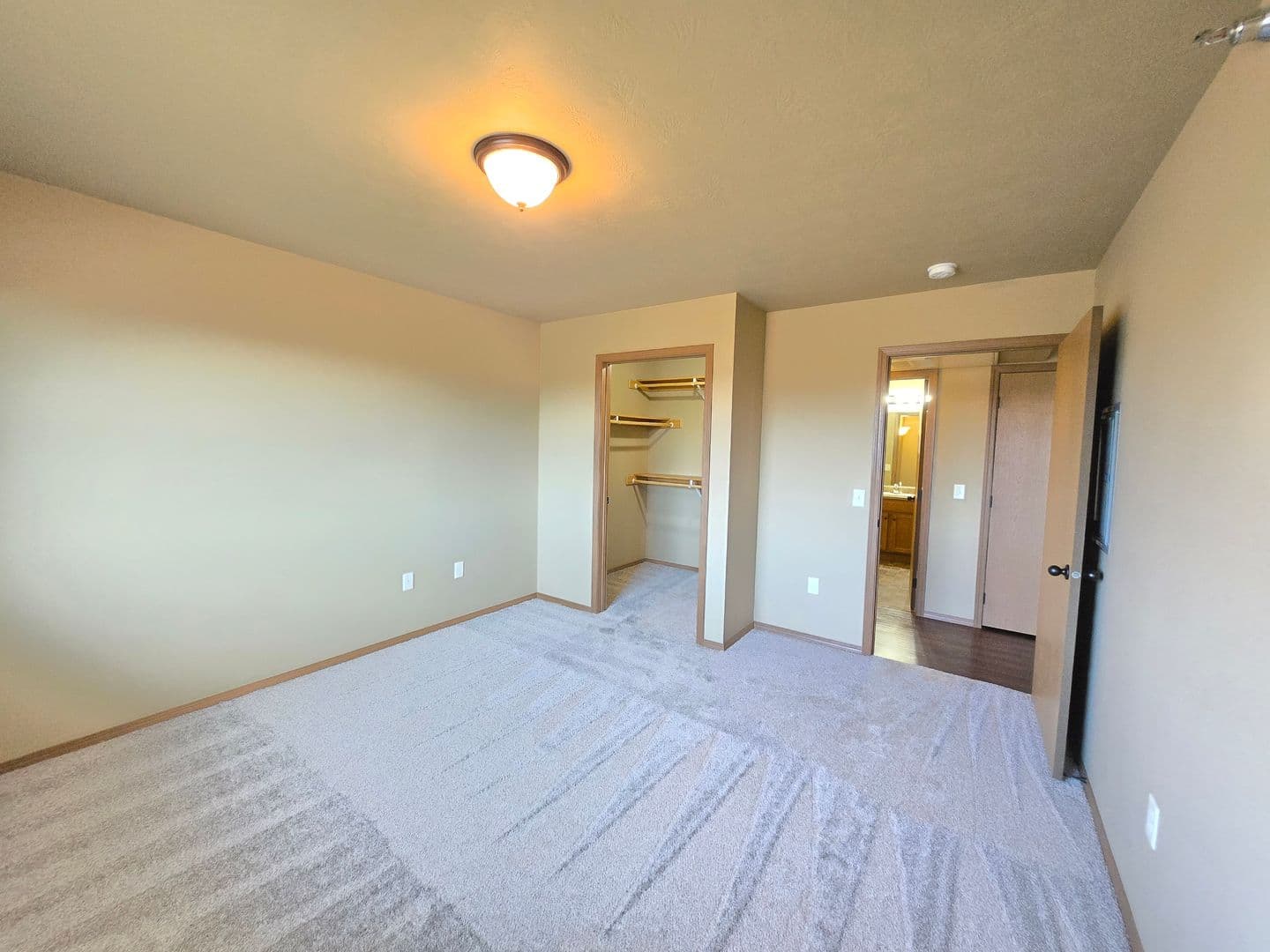 SIOUX FALLS Apartment: 4510 E. 53RD ST.