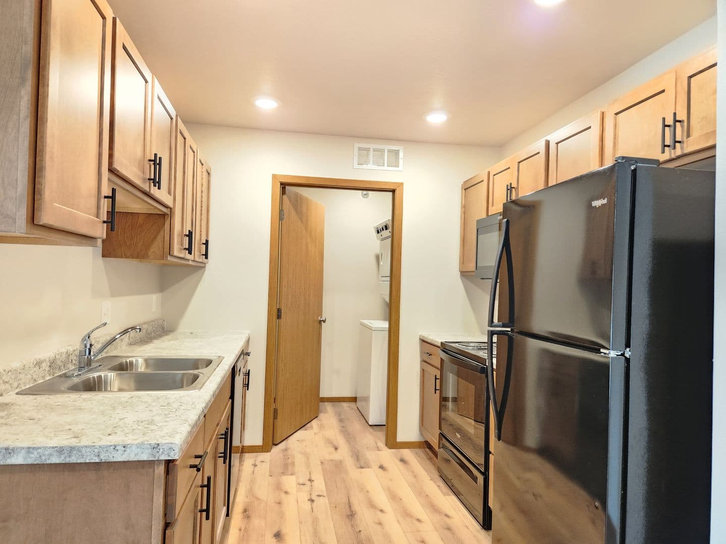Sioux Falls Apartment: 3600 S. Linedrive Avenue