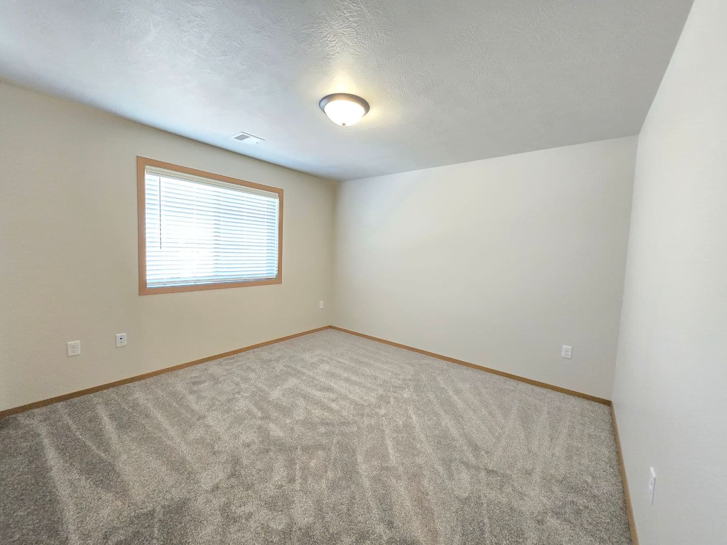 Sioux Falls Apartment: 3600 S. Linedrive Avenue